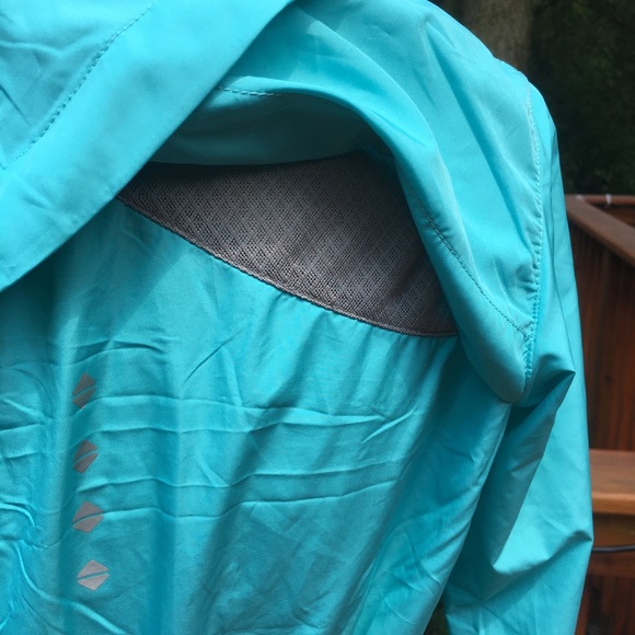 Turquoise Merrell windbreaker size XS - Picture 5 of 12